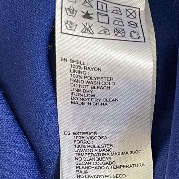 Blue and white Floral maxi with side cutouts size size small - Picture 9 of 10